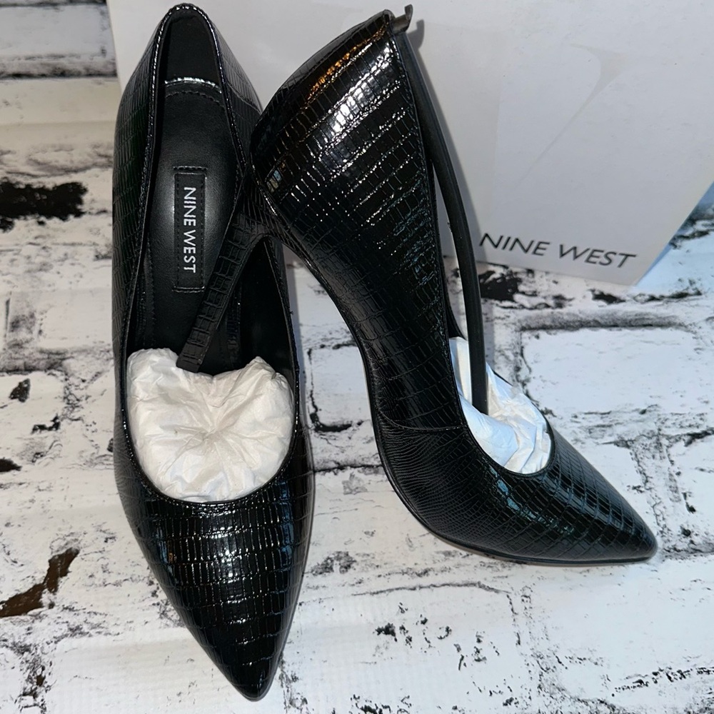 Nine West Tatiana heels. Size 6. Black Lizard Print